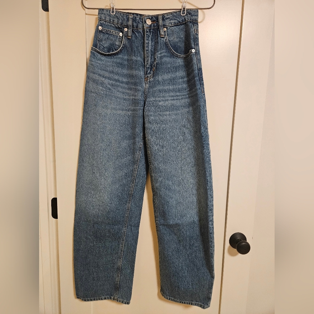 FRAME Denim Low Slung Barrel Boyfriend Jeans